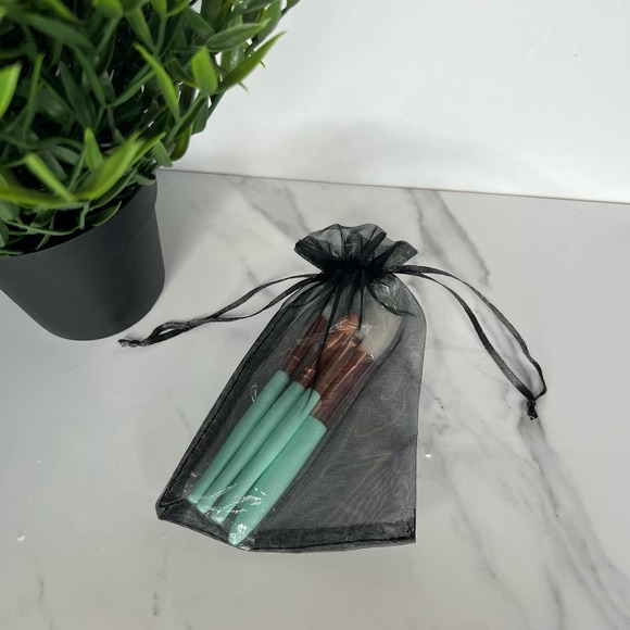 Mini Travel Size Make Up Brush Set - Picture 4 of 4